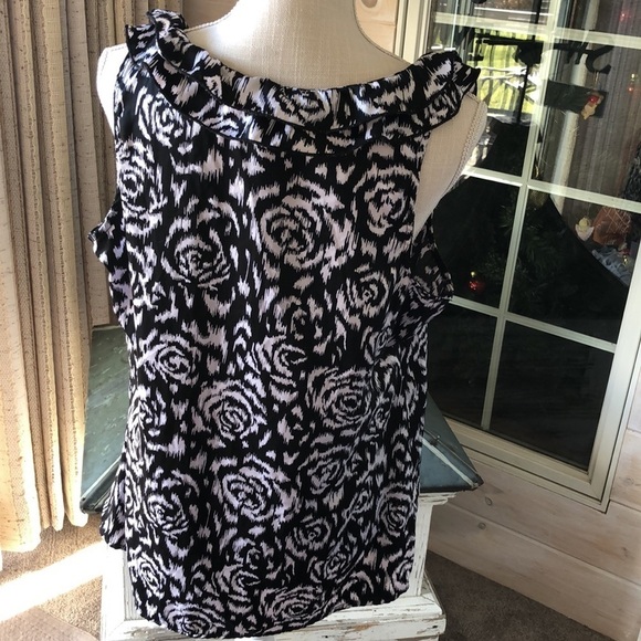 Motherhood‎ Sleeveless Maternity Top - Picture 3 of 7